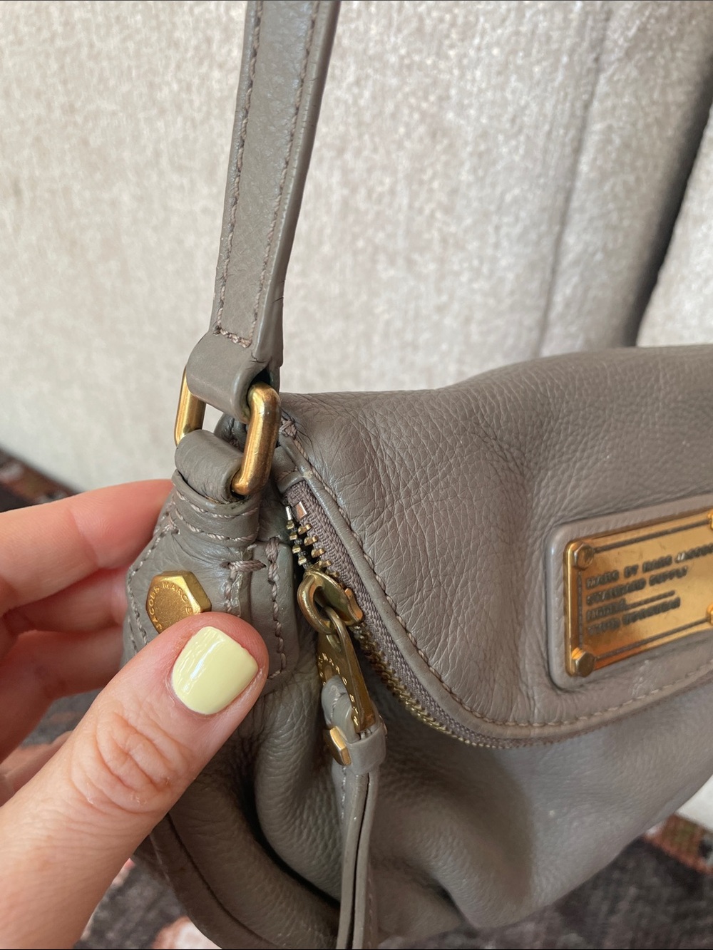 Marc by Marc Jacobs Pebbled Gray Leather Natasha Crossbody Gold Plaque As Is - Picture 5 of 11